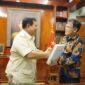 Ketua Umum Partai Gerindra Prabowo Subianto bersama Politisi PDIP Budiman Sudjatmiko di di Kertanegara, Jakarta Selatan. (Instagram.com/@gerindra)