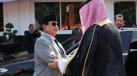 Menteri Pertahanan RI, Prabowo Subianto, menerima kunjungan resmi Menteri Pertahanan Kerajaan Arab Saudi, Yang Mulia Pangeran Khalid Bin Salman Bin Abdul Aziz. (Dok. Tim Media Prabowo)

