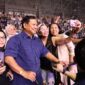 Ketua Umum Partai Gerindra Prabowo Subianto saat bersama Masyarakat. (Facbook.com/@Prabowo Subianto)
