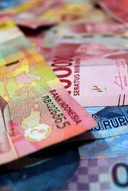 Rupiah Anjlok 1,2%, Ini Analisis Data dan Proyeksi ke Depan