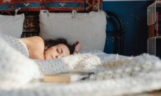 Tidur Tujuh Jam Bukan Kemewahan: Mengapa Istirahat Adalah Latihan Terpenting yang Sering Kamu Abaikan