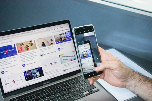 Ilustrasi visual ini menampilkan beragam individu yang berinteraksi secara positif melalui perangkat digital, merepresentasikan bagaimana media sosial dapat menjadi jembatan untuk membangun komunitas dan berbagi inspirasi di seluruh dunia. Gambar ini menekankan aspek konektivitas dan pertukaran ide yang produktif di era digital.
